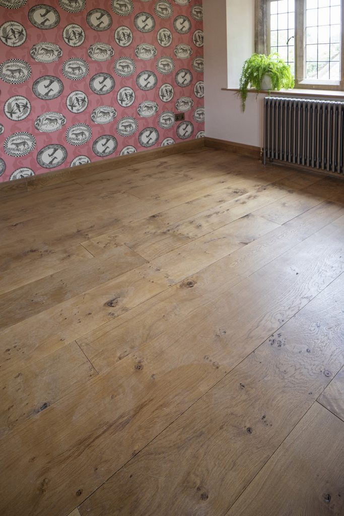 20mm solid oak floor boards with natural grain and knots